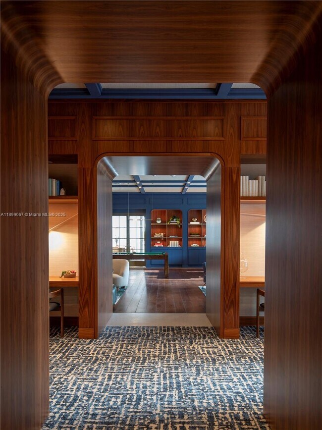 Building Photo - 2655 S Bayshore Dr