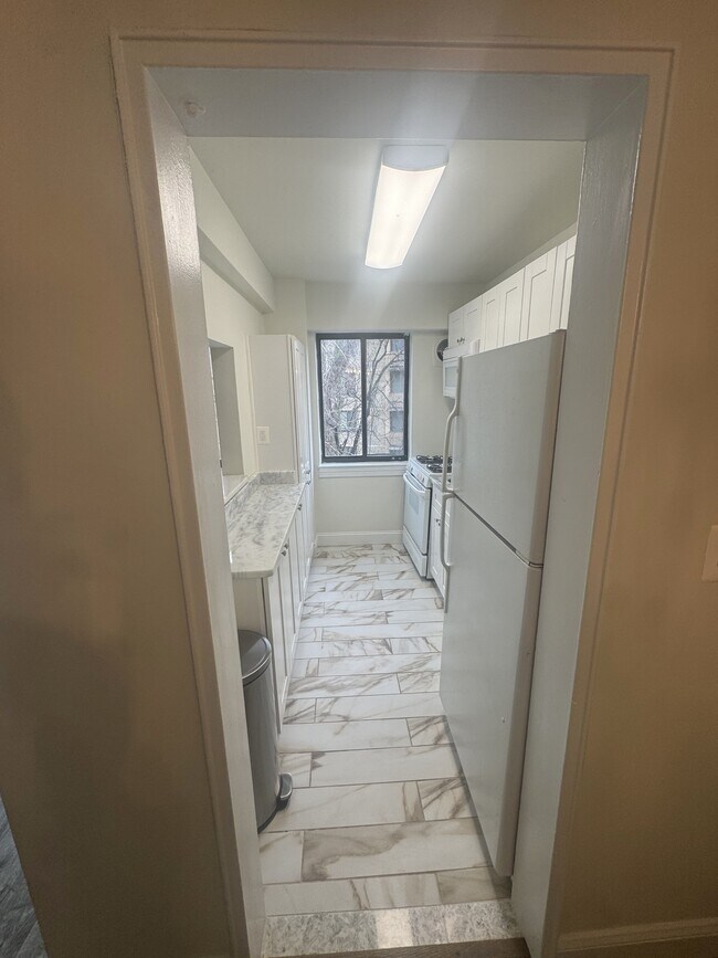 Building Photo - 3901 Tunlaw Rd NW