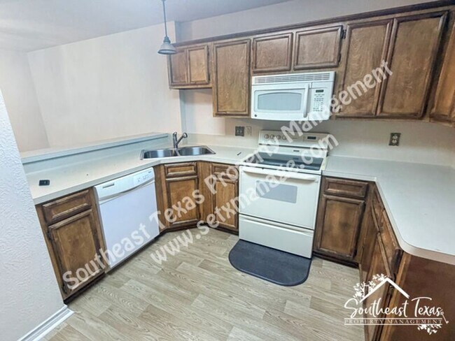 Building Photo - 30 Stephens Ln