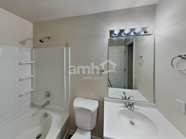 Building Photo - 3259 S Calkary Cir