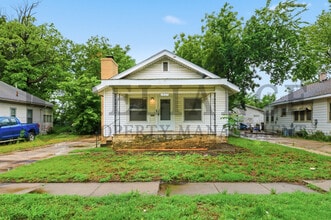Building Photo - 1425 S Laura Ave