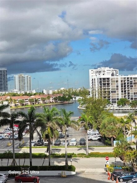Building Photo - 3725 S Ocean Dr
