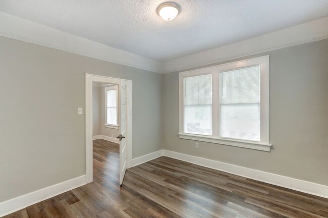 Building Photo - Newly Renovated 2BR/1BA Home In Downtown Savannah