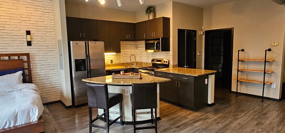 Building Photo - 5300 Peachtree Rd