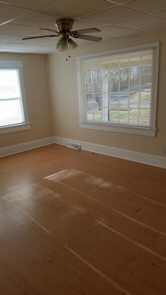 Building Photo - 570 McGlamery Rd