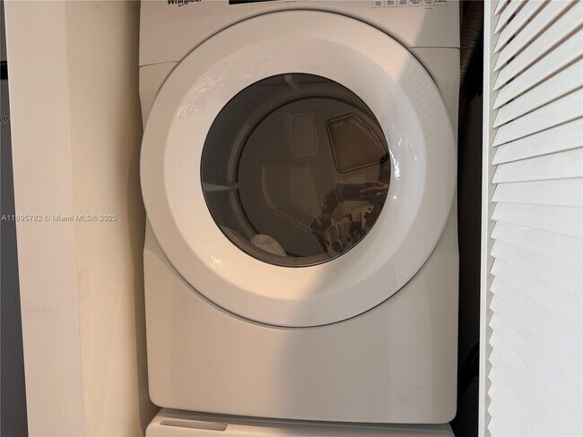 Building Photo - 5350 NW 84th Ave