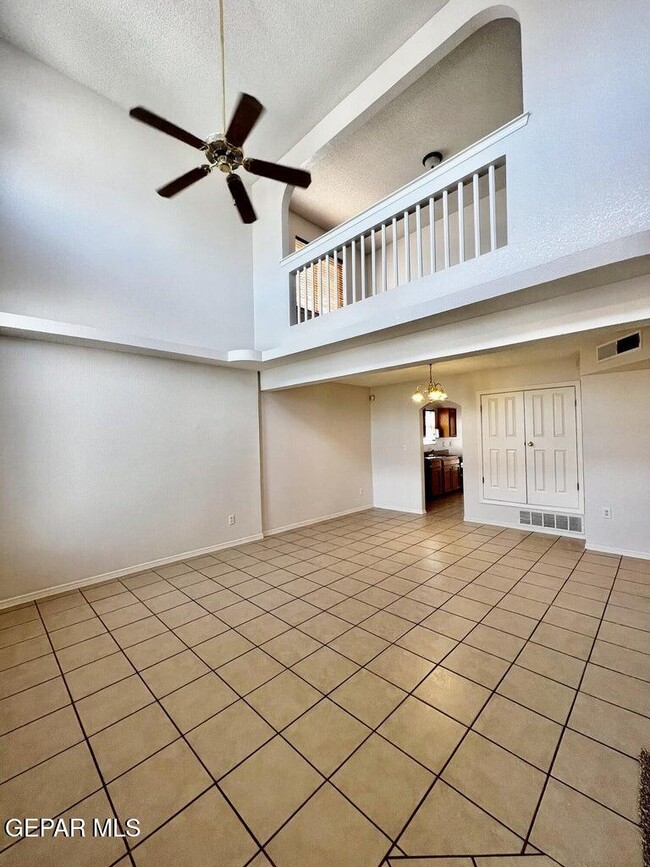 Building Photo - 12752 Tierra Salas Dr