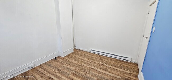 Building Photo - 1319 Washburn St