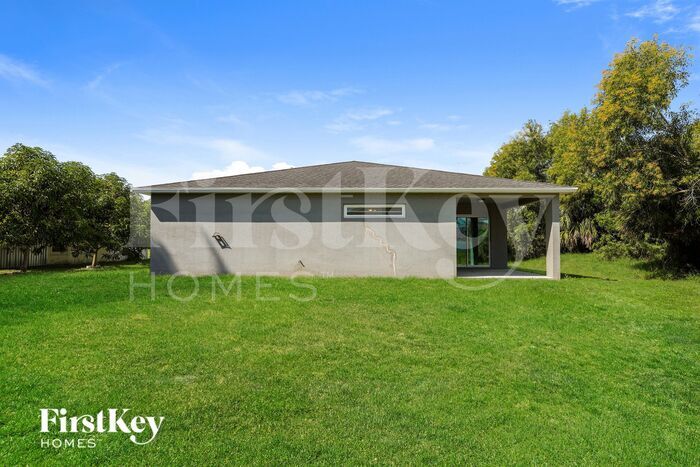 Building Photo - 3611 SW San Benito St