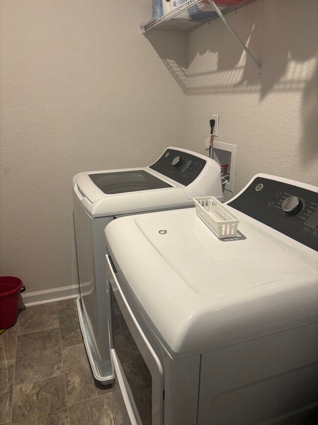 Building Photo - 3113 Burlington St