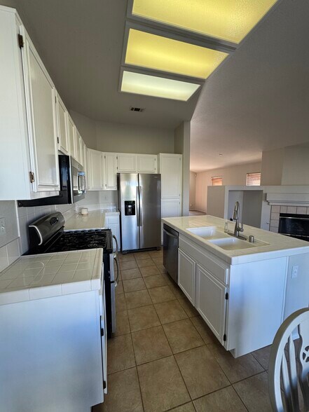 Building Photo - 33546 Maplewood Ct