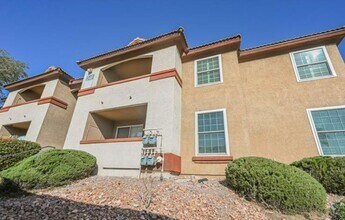 Building Photo - Stylishly Updated Henderson Condo | 2 Bed,...