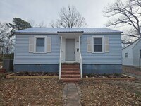 Building Photo - NEW LISTING!!!!!