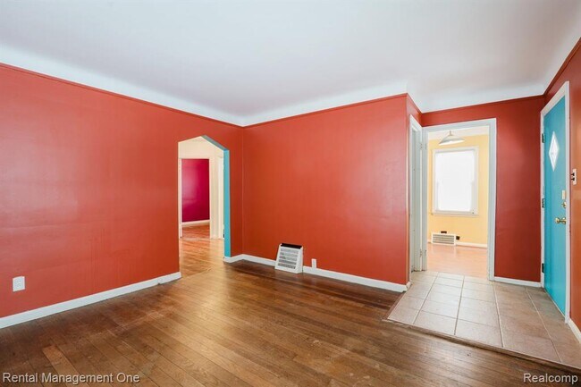 Building Photo - 3354 Monroe St