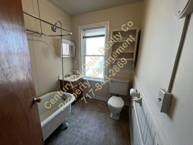 Building Photo - 3 Bedroom 1 Bath home in Central York School District