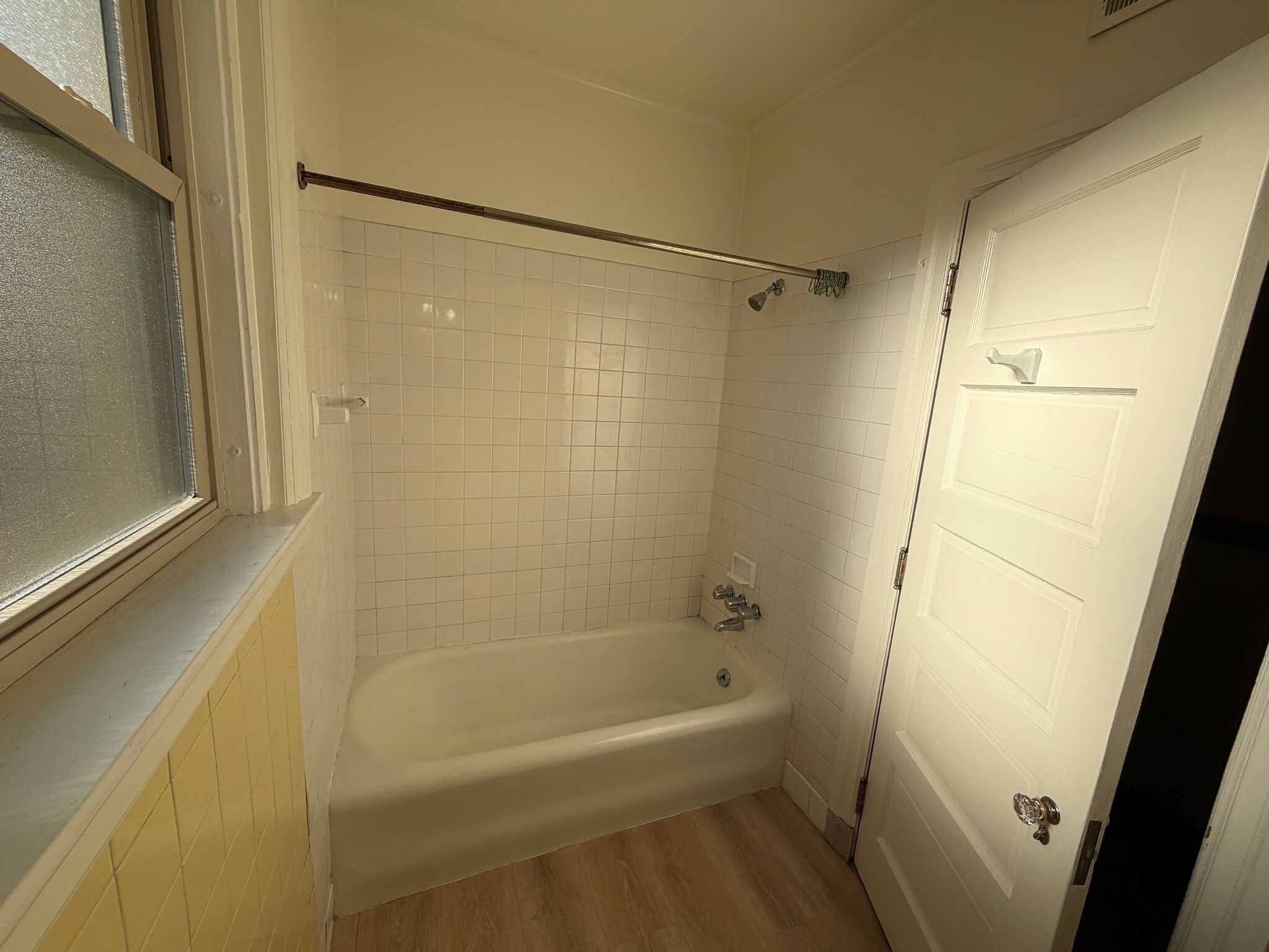 Building Photo - 3 E Chestnut St