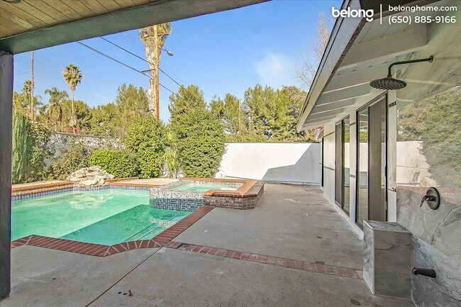 Building Photo - 6513 Corbin Ave