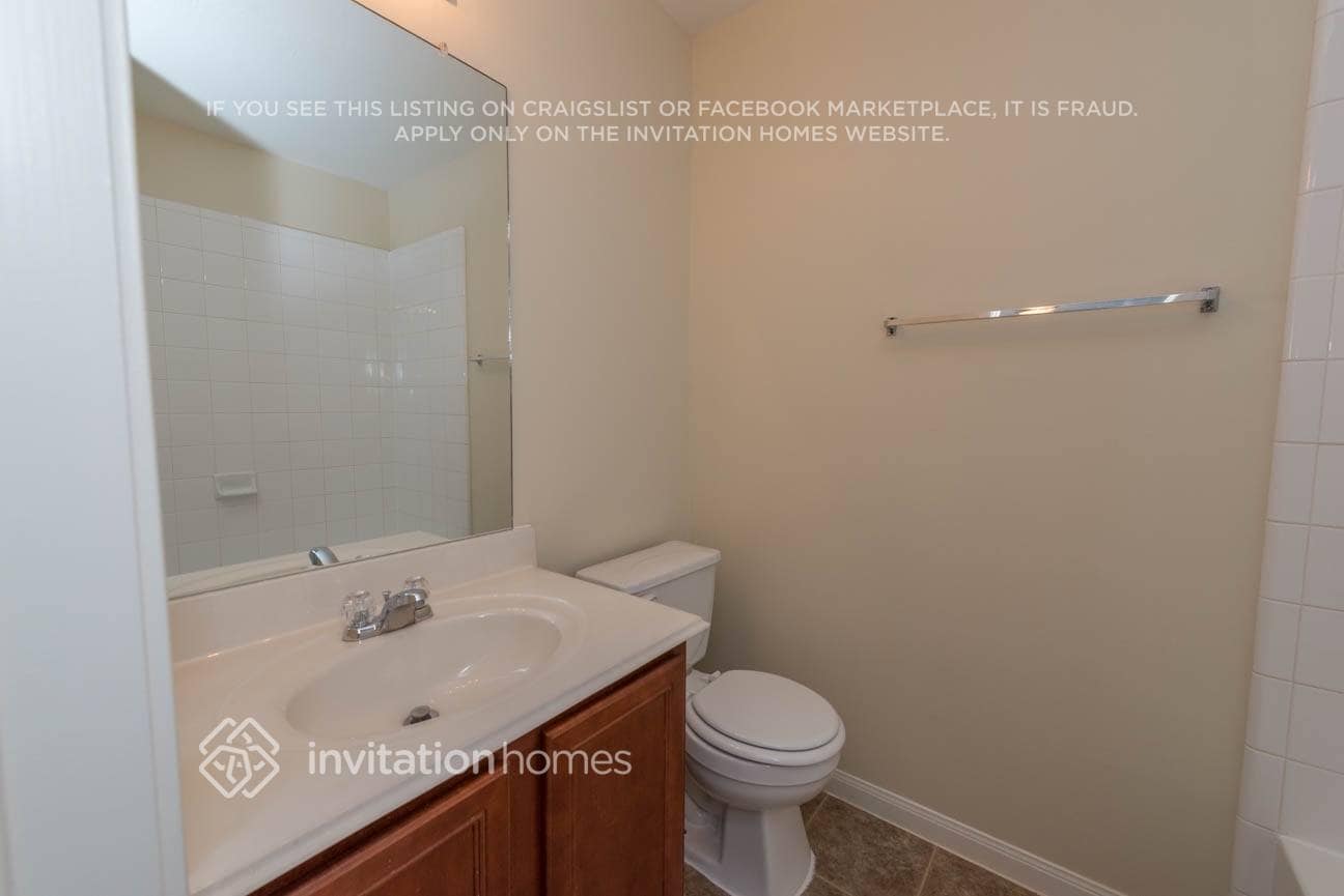 Building Photo - 6333 Mountain Pines Ln