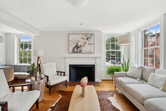 Building Photo - 32 Pleasant St