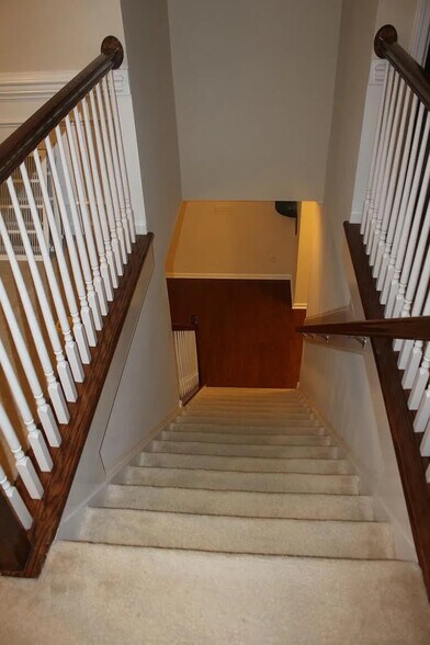 Building Photo - Room in Townhome on Skyros Loop