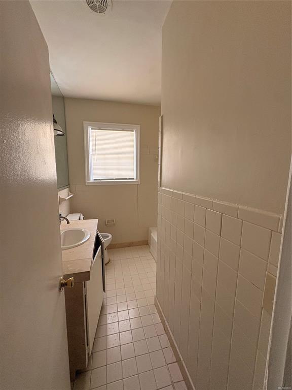 Building Photo - 1847 Hill Hedge Dr