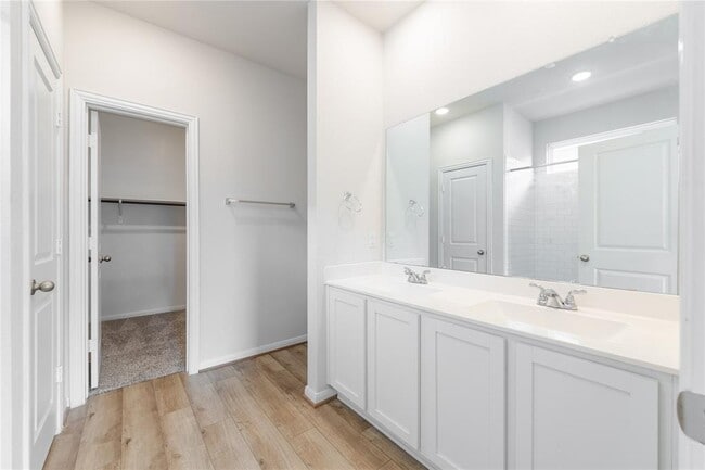 Building Photo - 316 LT Rusty Dr