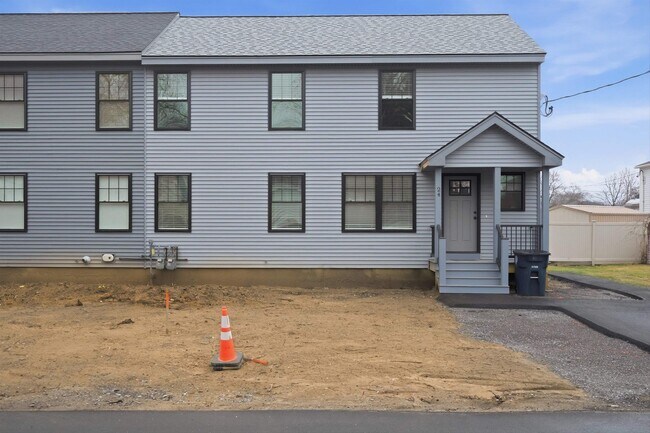 Building Photo - 24 Daytona St