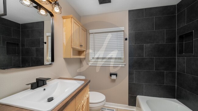 Building Photo - Modern Duplex in Old Colorado City