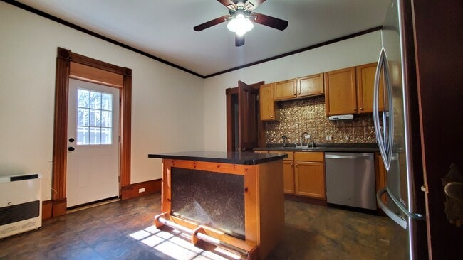 Building Photo - 57 Park St