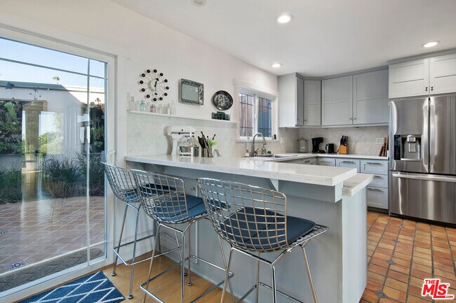 Building Photo - 6240 Tapia Dr
