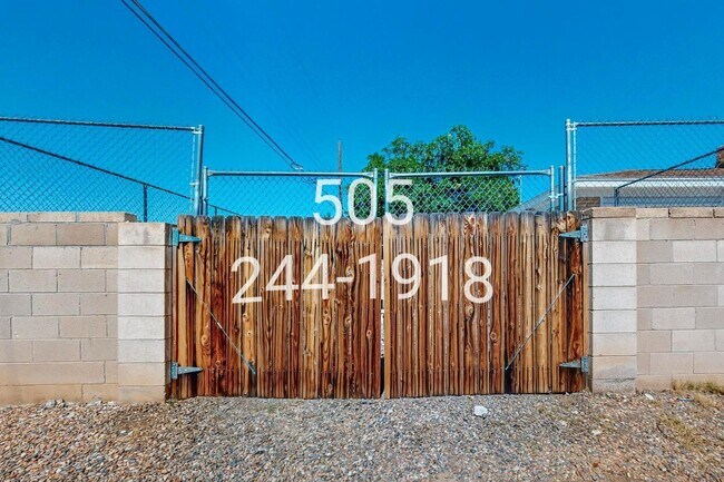 Building Photo - 1601 Georgia St NE