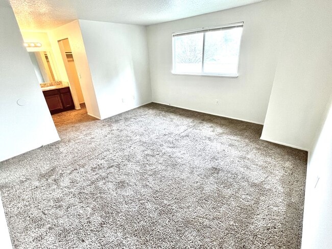 Building Photo - 18825 SW Mayjohn Ct