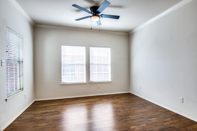 Building Photo - 5121 Timber Park Dr