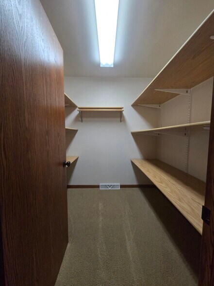 Building Photo - W3132 Glenbrooke Ct