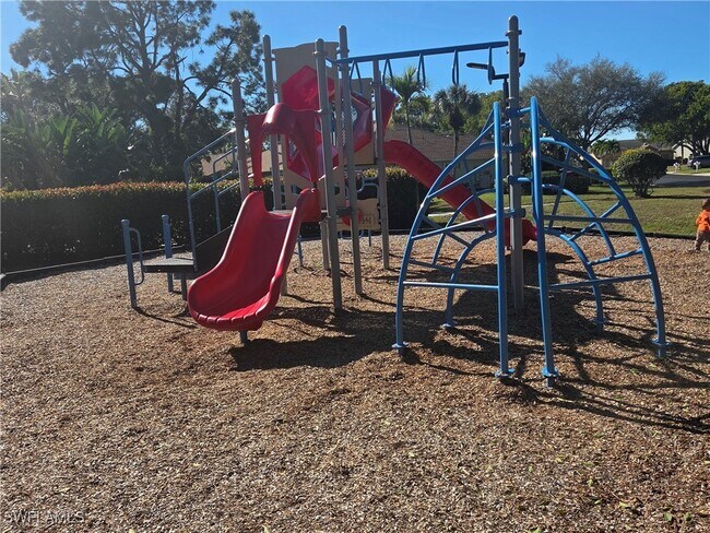 Building Photo - 22161 Tallwood Ct