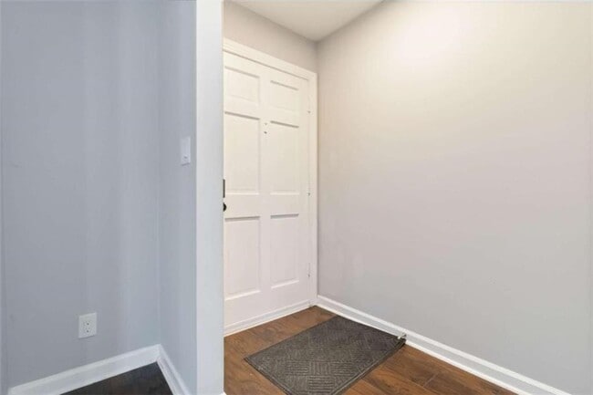 Building Photo - 46 Le Parc Fontaine