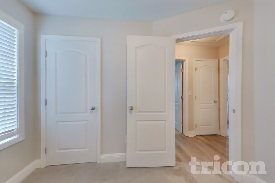 Building Photo - 349 Morning Star Dr