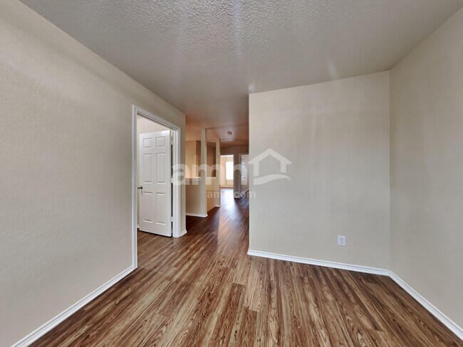 Building Photo - 10023 Woodland Pines