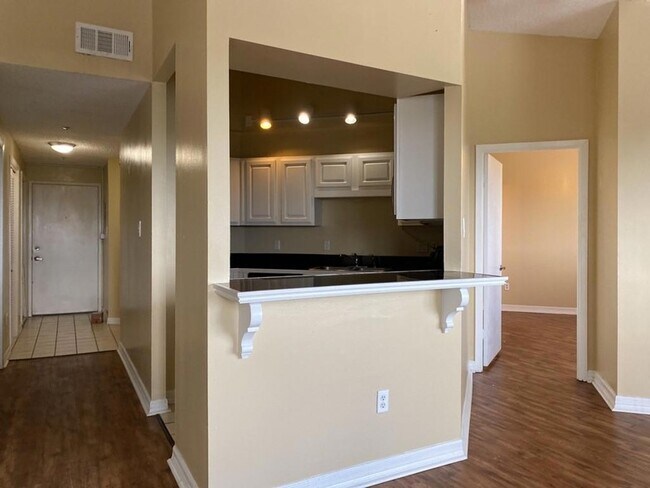 Building Photo - 11550 Southfork Ave