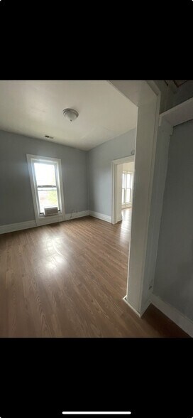 Building Photo - 424 N 4th St