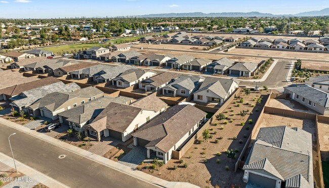 Building Photo - 5419 W Las Palmaritas Dr