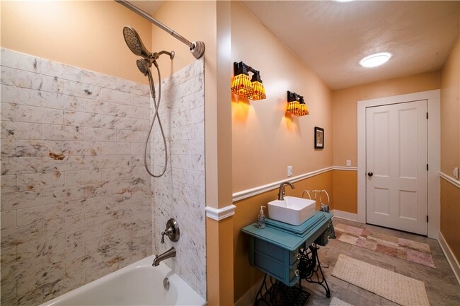 Building Photo - 41 Chapel St