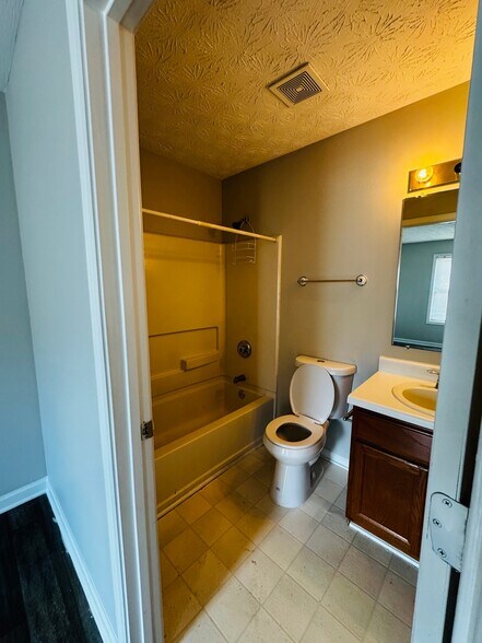 Building Photo - 81 Davis Mill Ct
