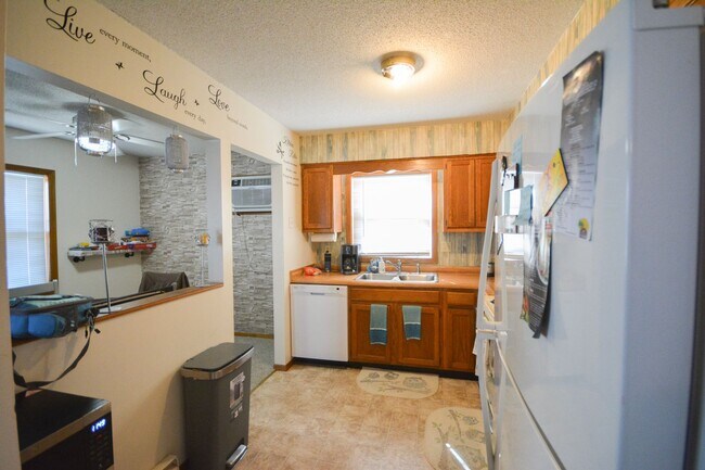 Building Photo - 2228-2234 2nd St SW