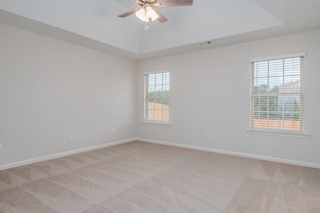 Building Photo - 709 Park Ln