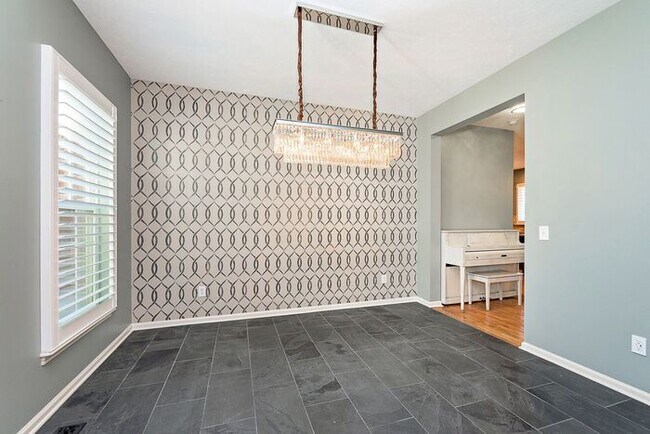 Building Photo - Stunning 6 Bed 3.5 Bath Carmel Home With Finished Basement an Fenced Yard!