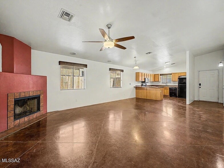 Building Photo - 409 E Geronimo Bluff Loop