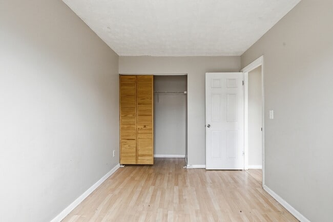 Building Photo - 72 Chelmsford Ct