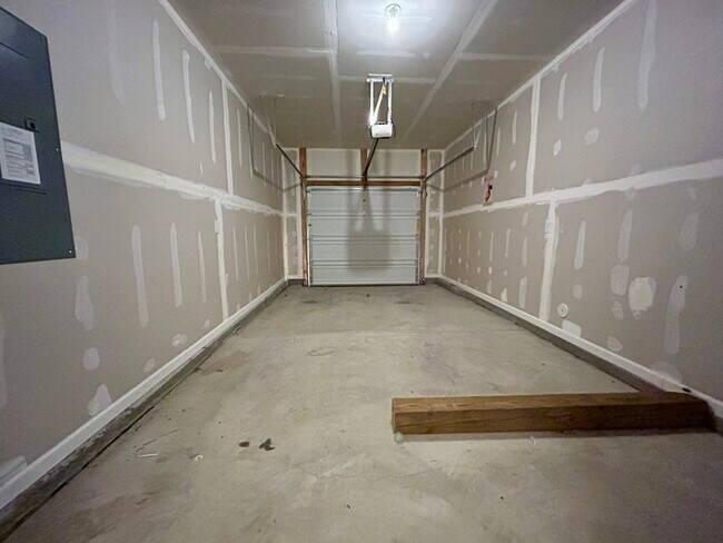 Building Photo - 291 Village Creek Way