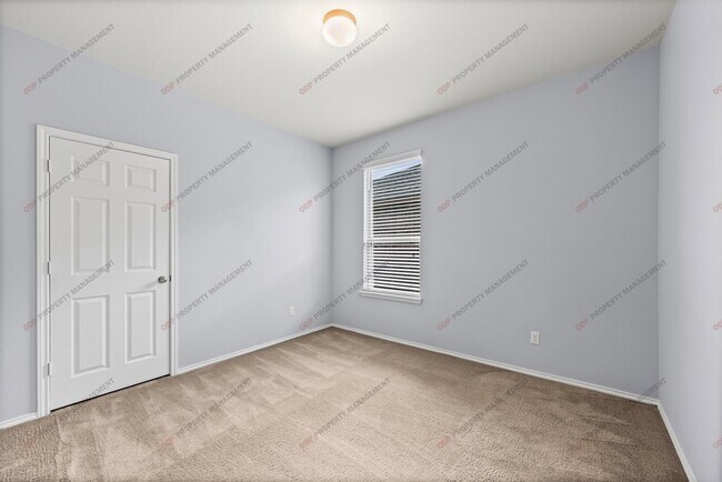 Building Photo - 8810 Night View Dr